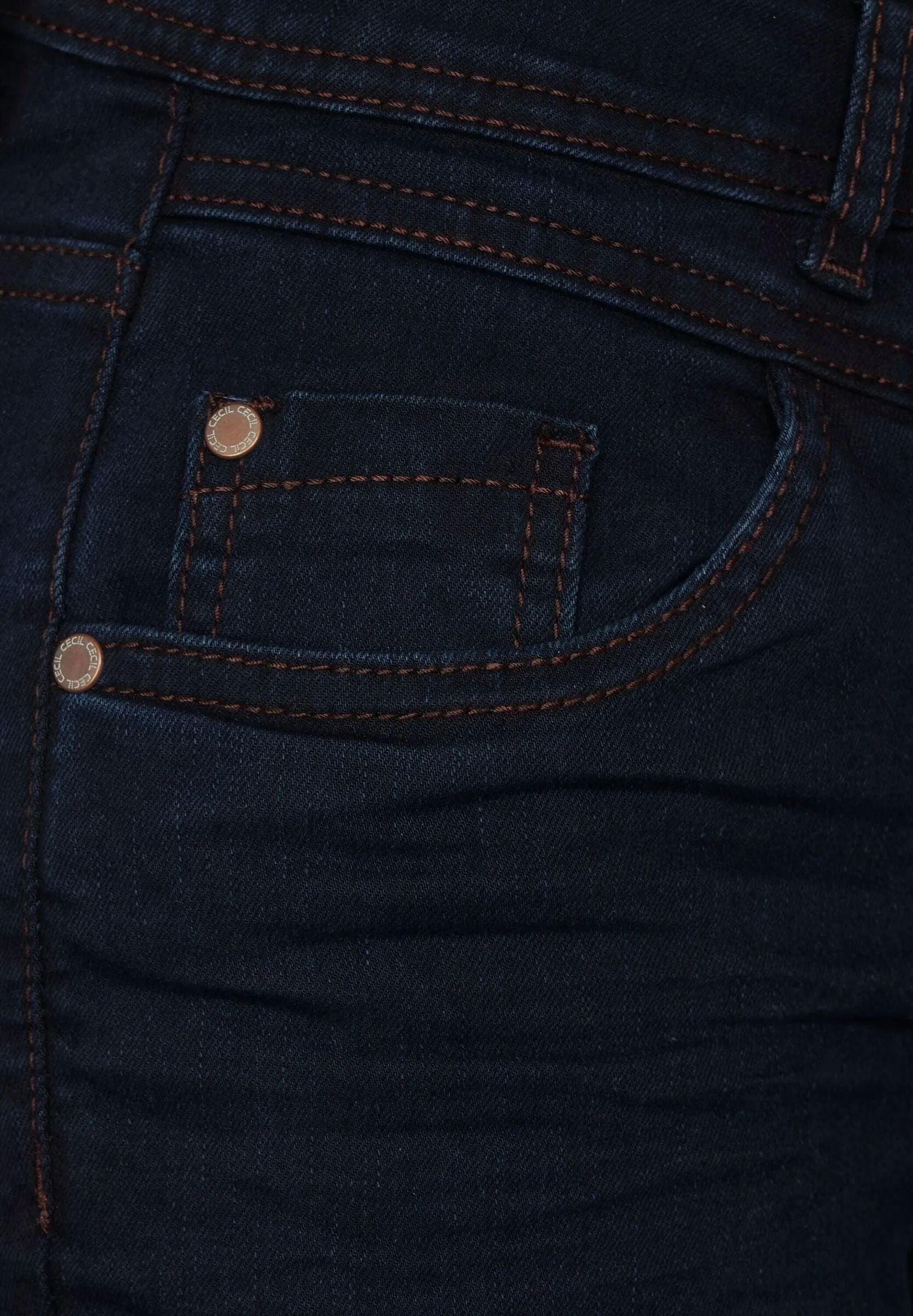 Dunkle Slim Fit Jeans