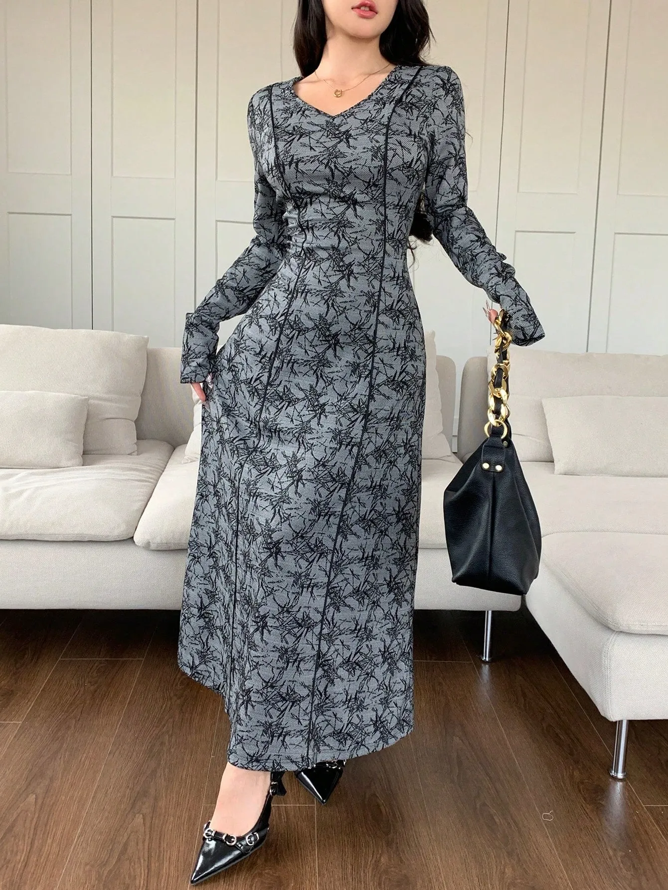 Mulvari Women's Elegant Allover Print V-Neck Flare Hem Arabic Dress