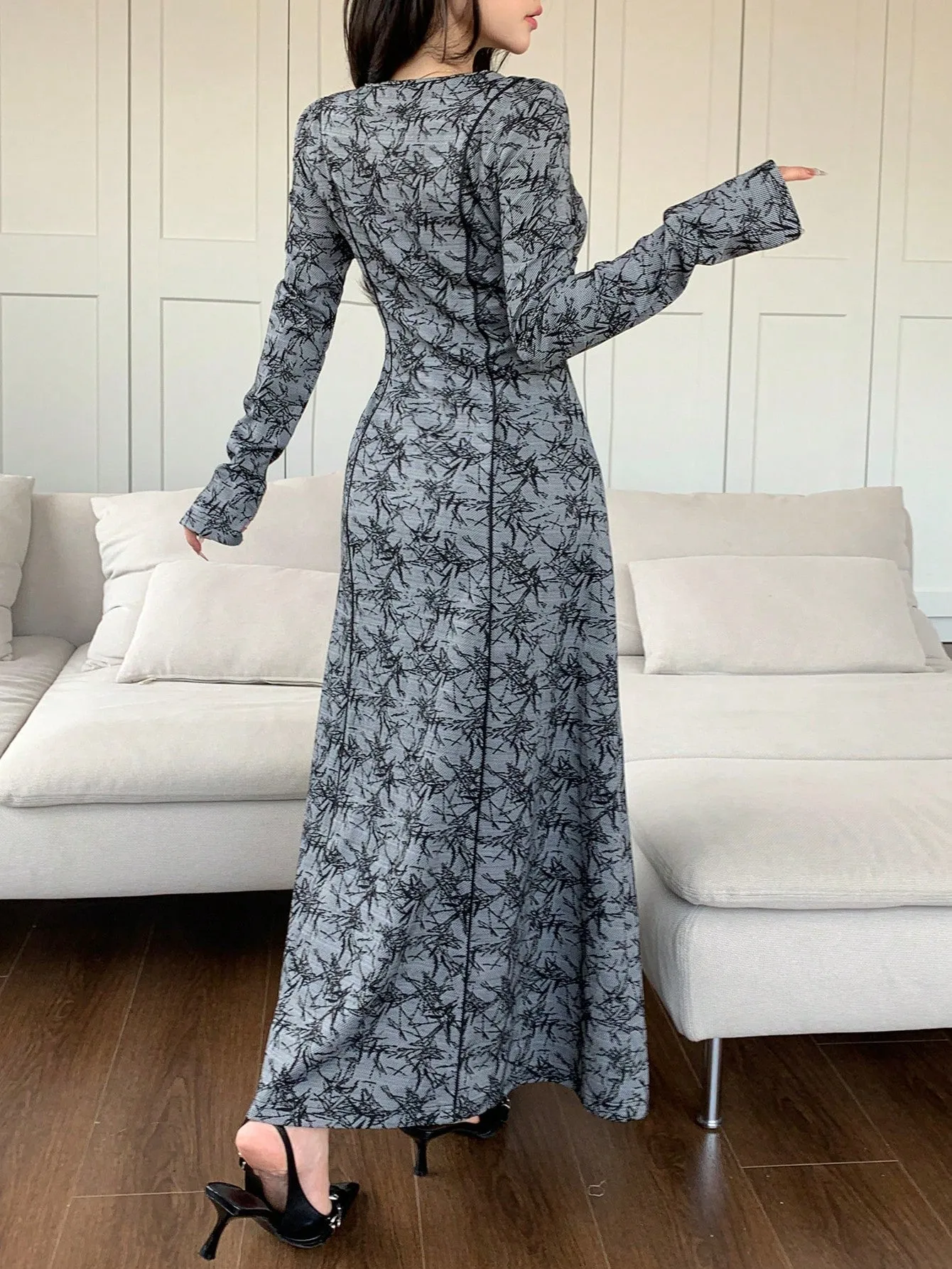 Mulvari Women's Elegant Allover Print V-Neck Flare Hem Arabic Dress