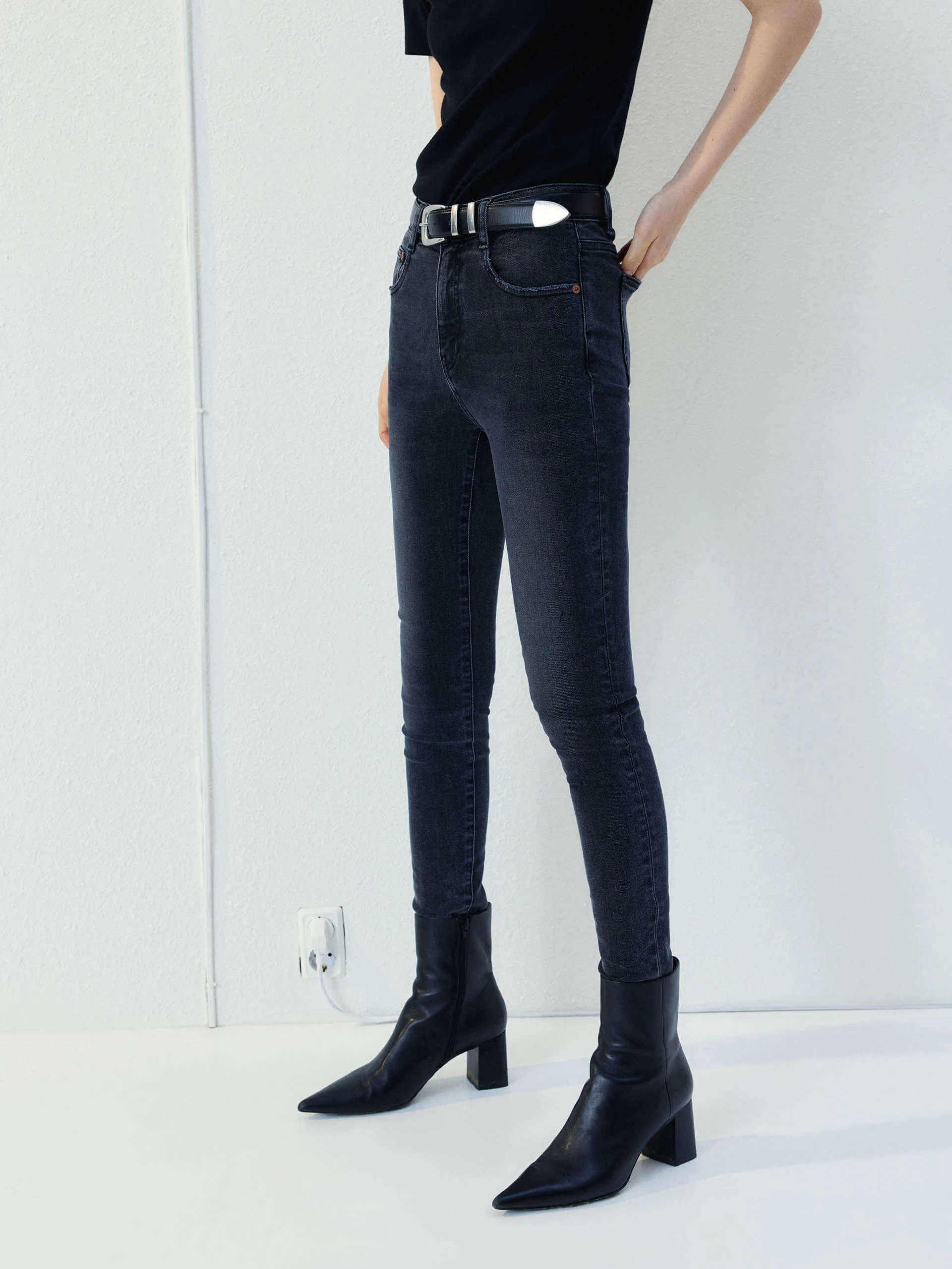 Skinny Raw Details Jeans